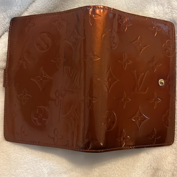Authentic Louis Vuitton Vernis Agenda - Picture 6 of 13